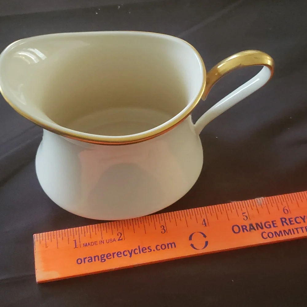 Lenox eternal creamer - Picture 3 of 3
